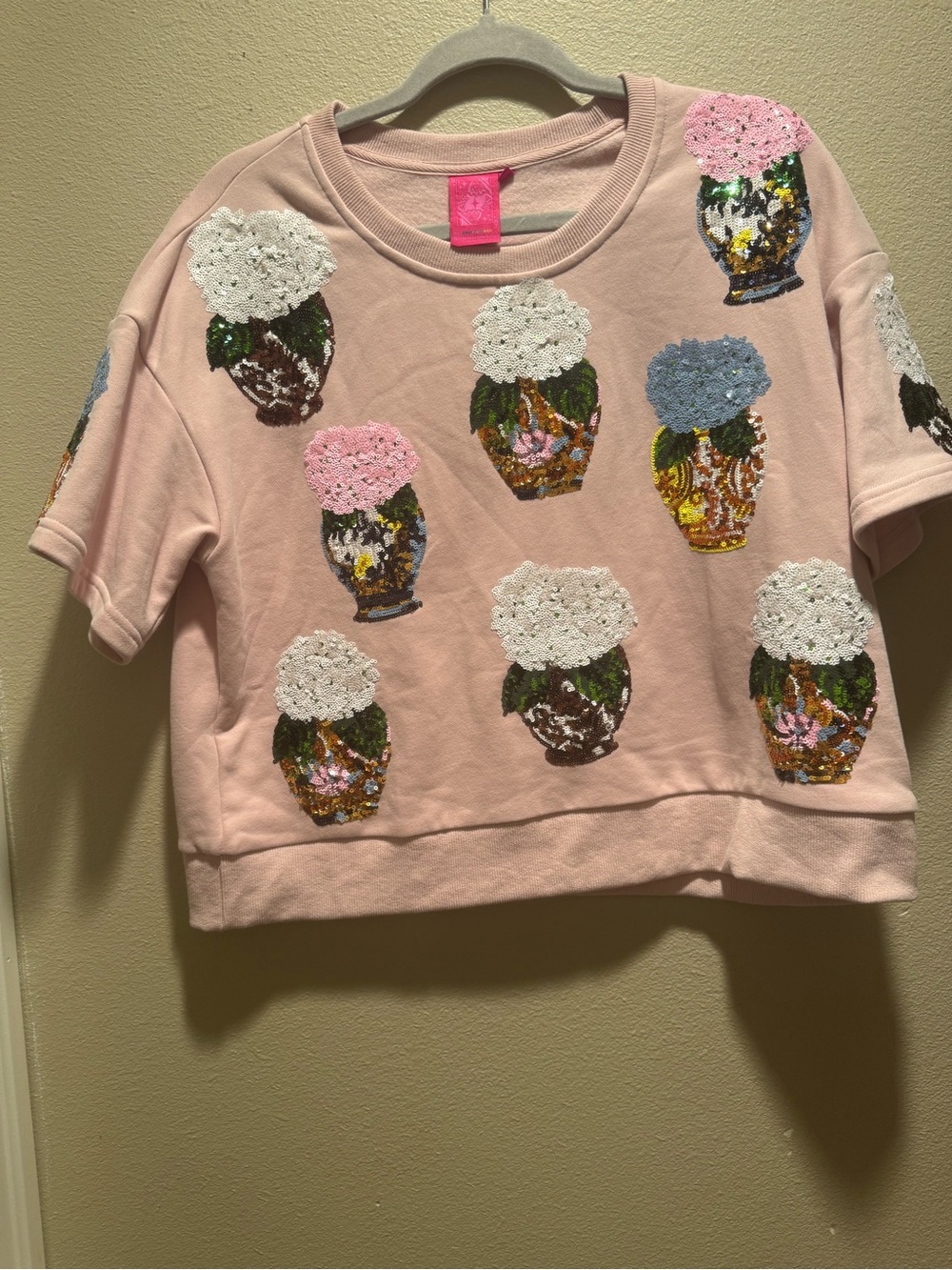 QUEEN OF SPARKLES Pink Sequin Vase Applique Short Sweatshirt